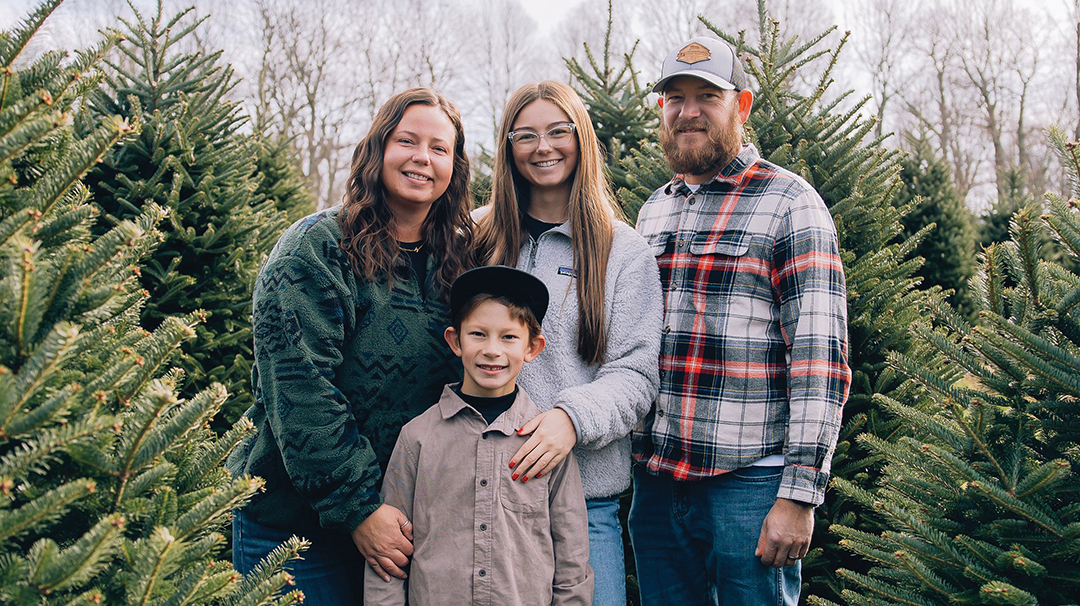 cashiers-nc-christmas-tree-fielding-family