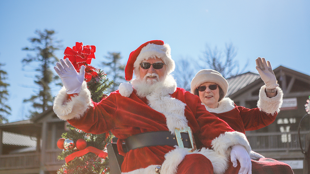 highlands-nc-christmas-parade-santa