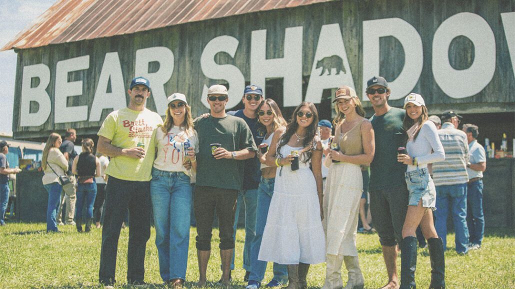 highlands-nc-live-music-bear-shadow.jpg