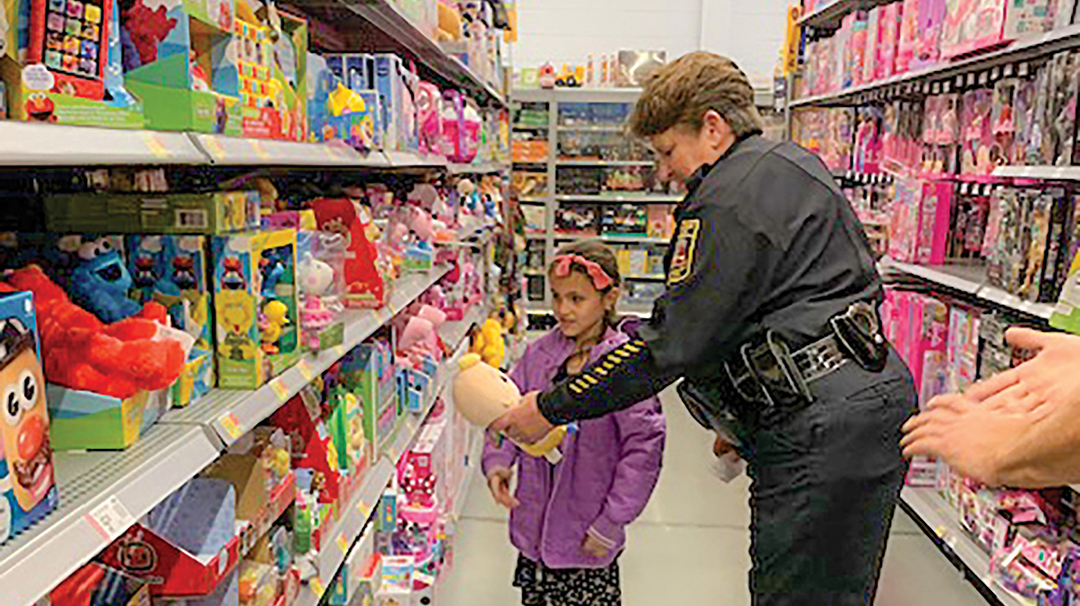 highlands-nc-shop-with-a-cop-five