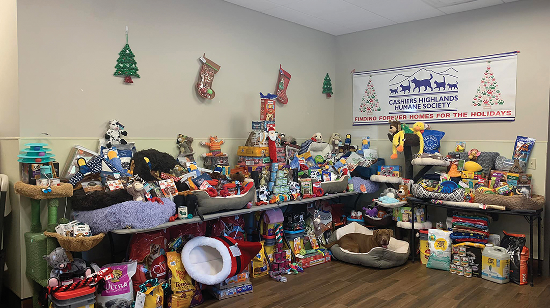 cashiers-highlands-humane-society-Stuff-the-Stockings