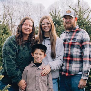 cashiers-nc-christmas-tree-fielding-family
