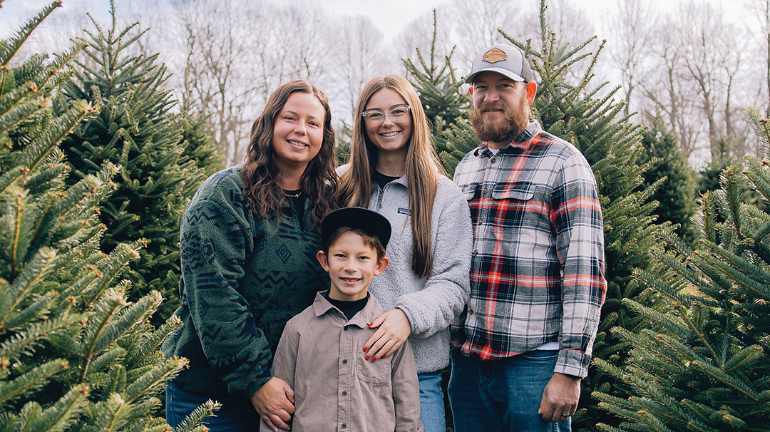 cashiers-nc-christmas-tree-fielding-family
