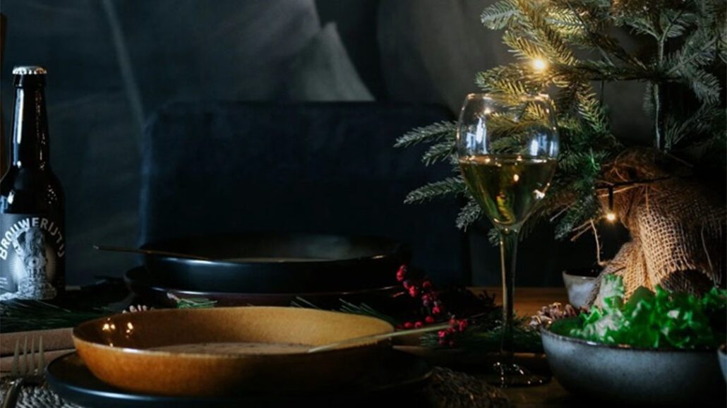 cashiers-nc-dining-duck-hawk-provisions-christmas-pop-up-bar