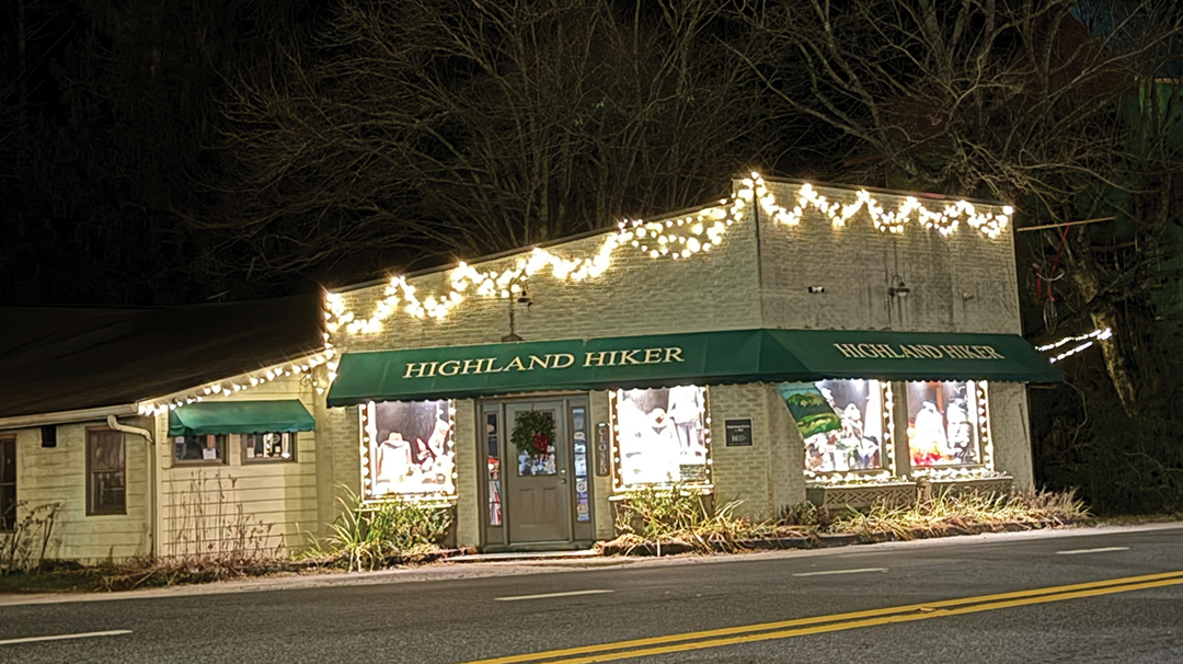 cashiers-nc-village-green-highland-hiker