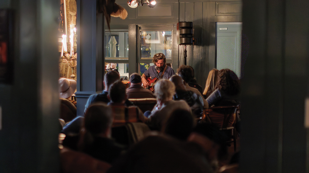 highlands-nc-highlander-mountain-house-rock-the-plateau