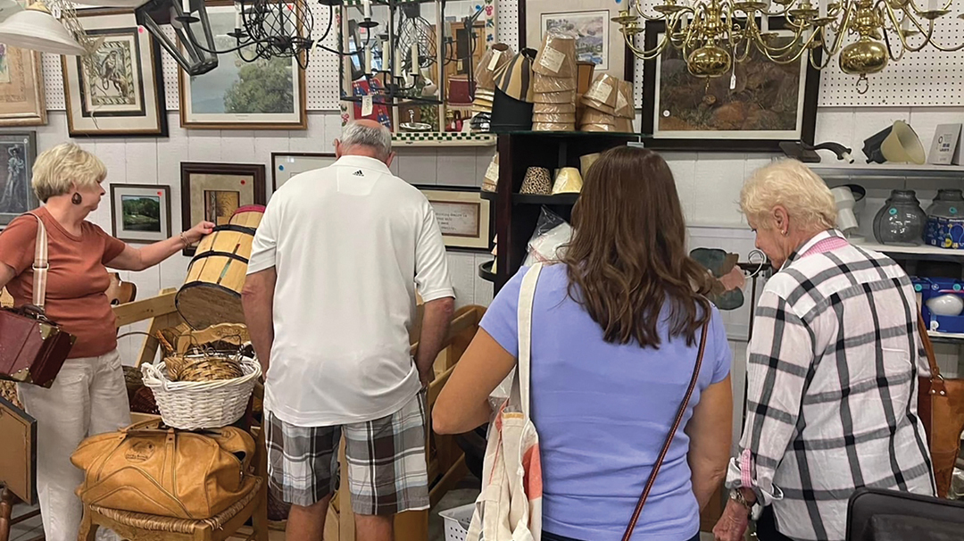 highlands-nc-mountain-findings-shopping