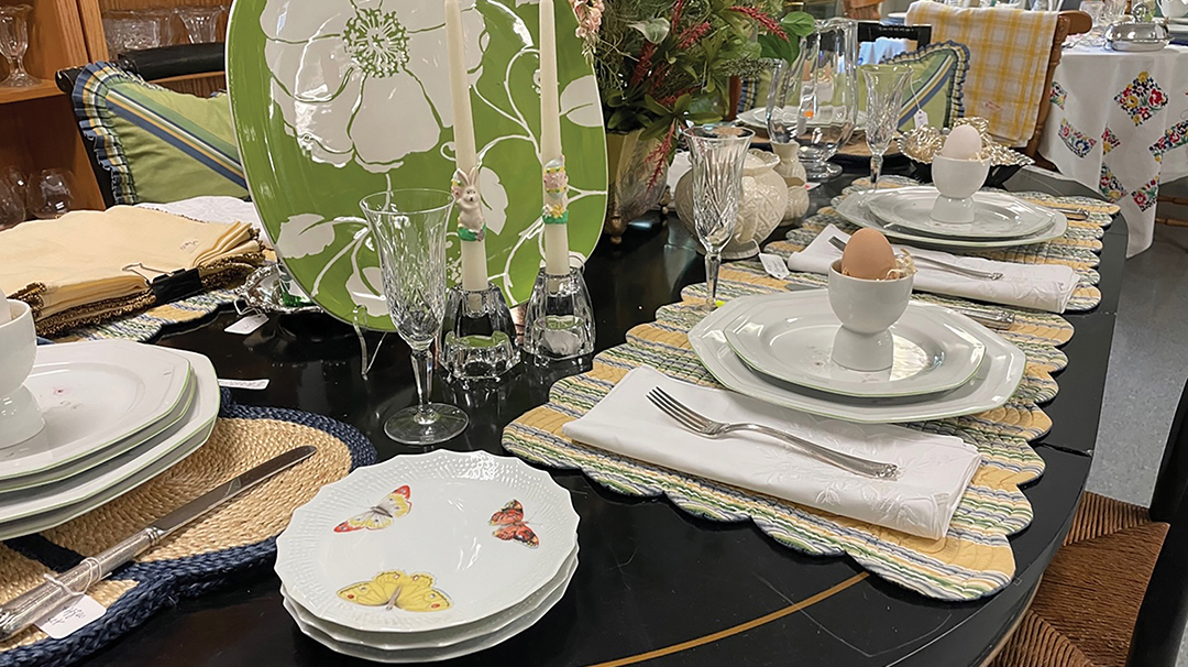 highlands-nc-mountain-findings-table-setting