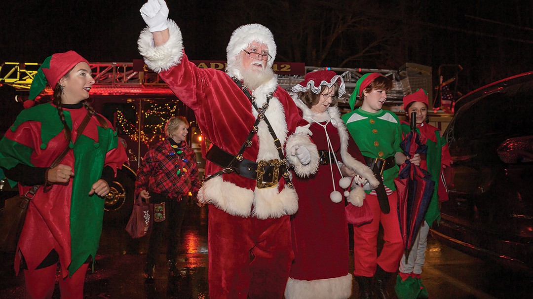 highlands-nc-santa-christmas-tree-lighting