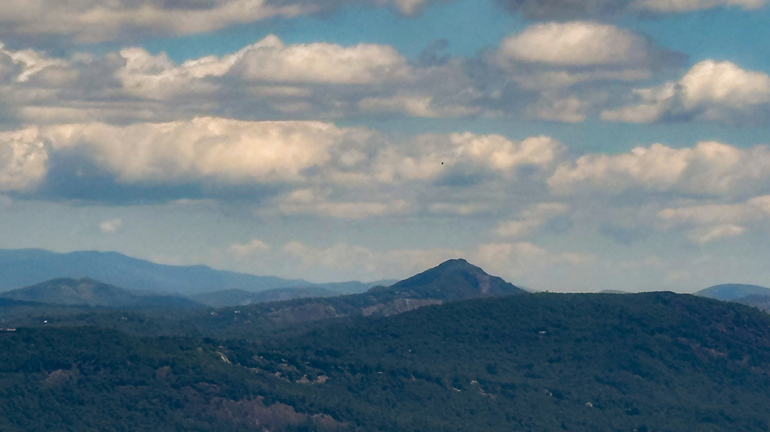 highlands-nc-whiteside-mountain-from-rabun-bald