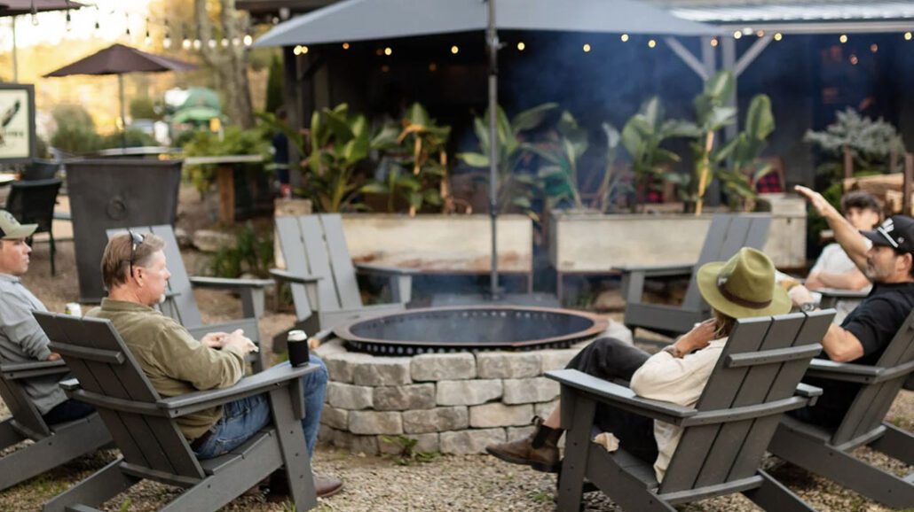 cashiers-nc-dining-duck-hawk-provisions-firepit.jpg