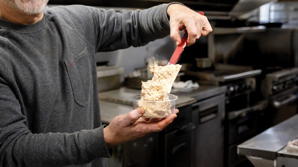 cashiers-nc-duck-hawk-provisions-roasted-tuna-dip-contanier