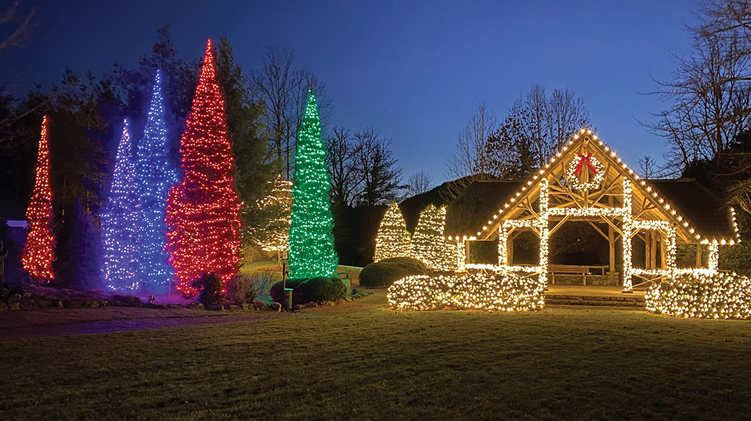 cashiers-nc-village-green-christmas-lights-colorful