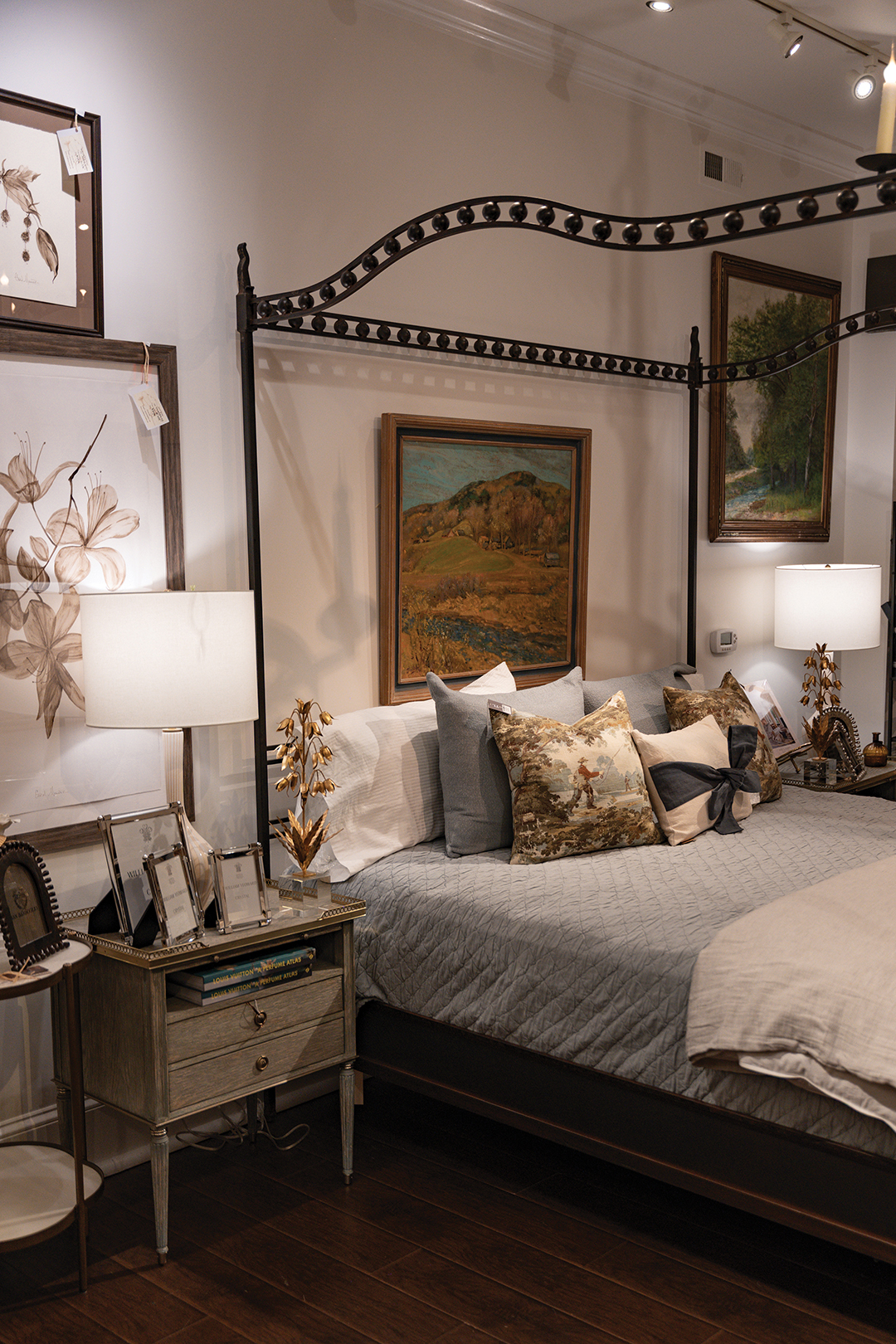 highlands-nc-old-edwards-local-love-bedroom