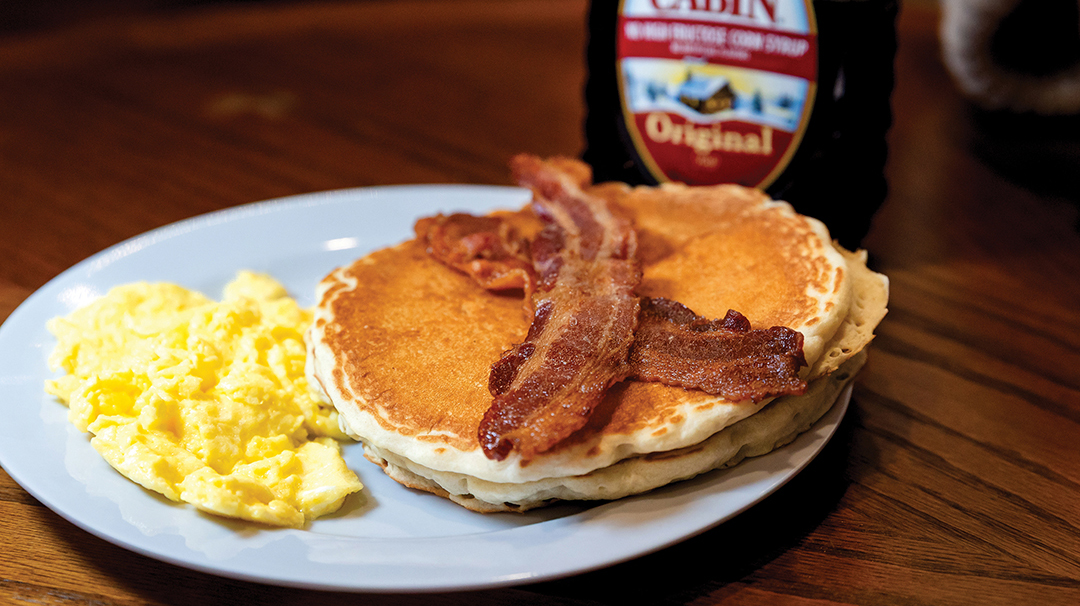 highlands-nc-restaurant-don-leons-pancake-breakfast