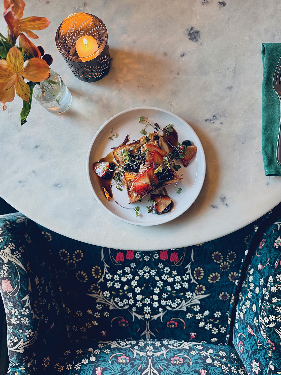 highlands-nc-ruffed-grouse-chair-table-head