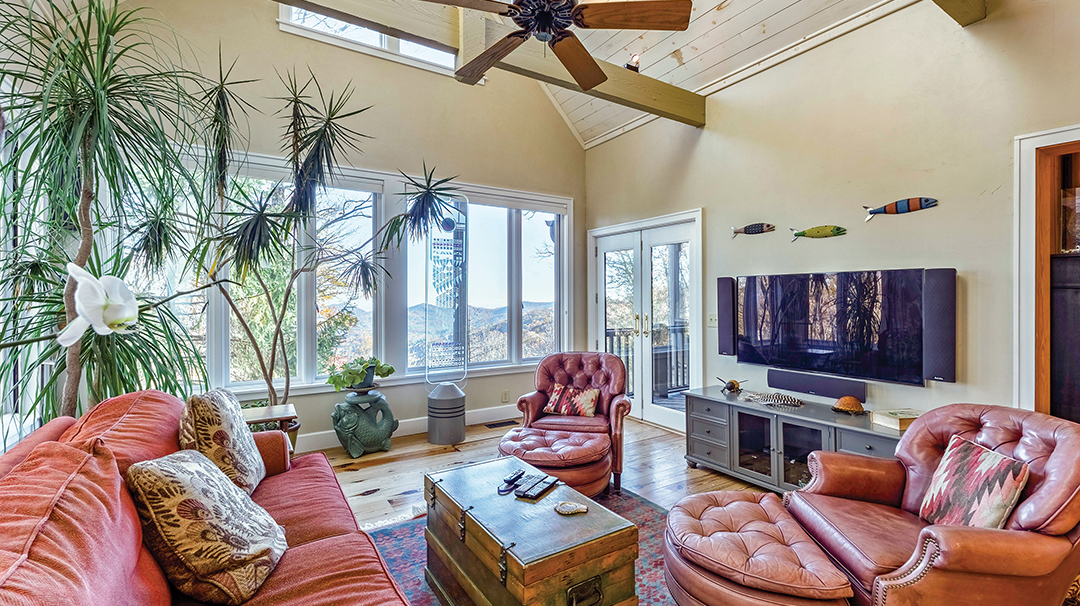 Sapphire-nc-real-estate-mckee-panthertown-sunroom