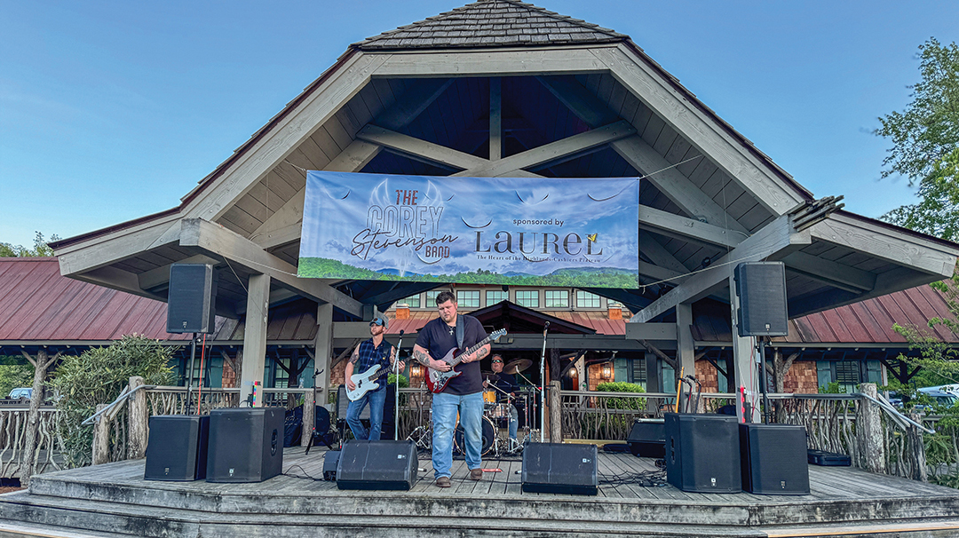 cashiers-nc-groovin-band-corey-stevenson