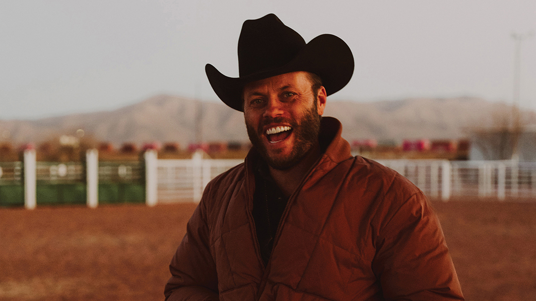 highlands-nc-bear-shadow-charley-crockett