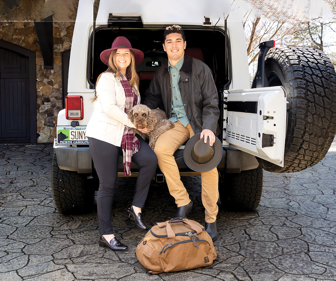 highlands-nc-cashiers-shopping-highland-hiker