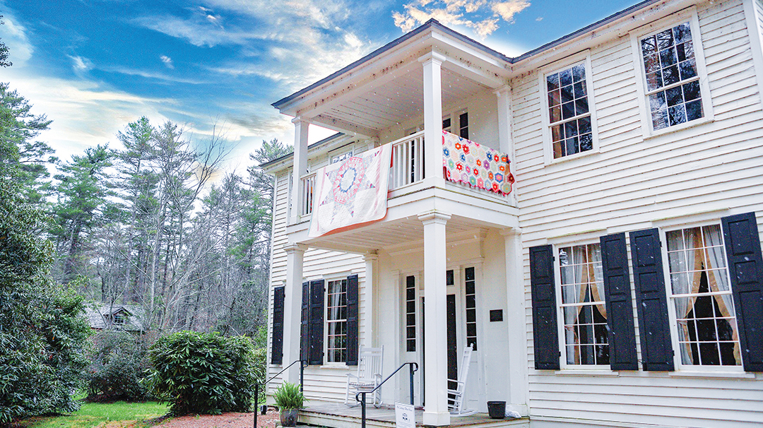 cashiers-nc-cashiers-historical-society-airing-the-quilts