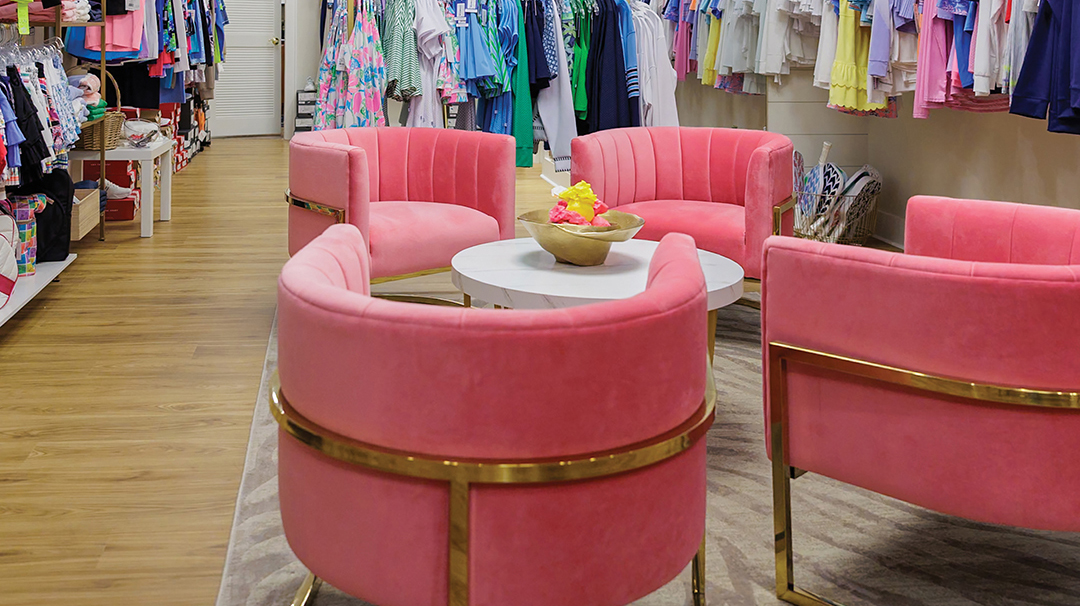 highlands-nc-shopping-elenas-pink-chaIrs