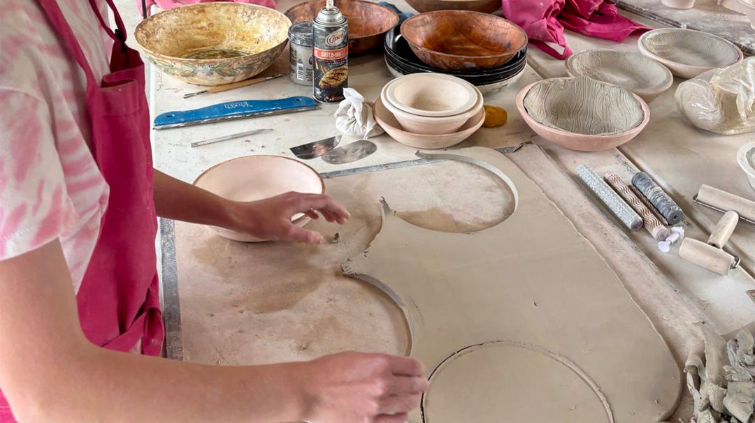 highlands-nc-visual-arts-bascom-empty-bowls-pottery