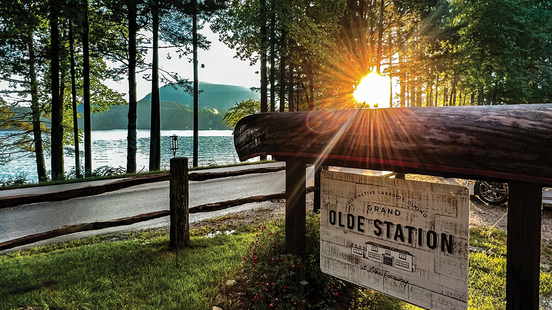 lake-toxaway-grand-olde-station-sign