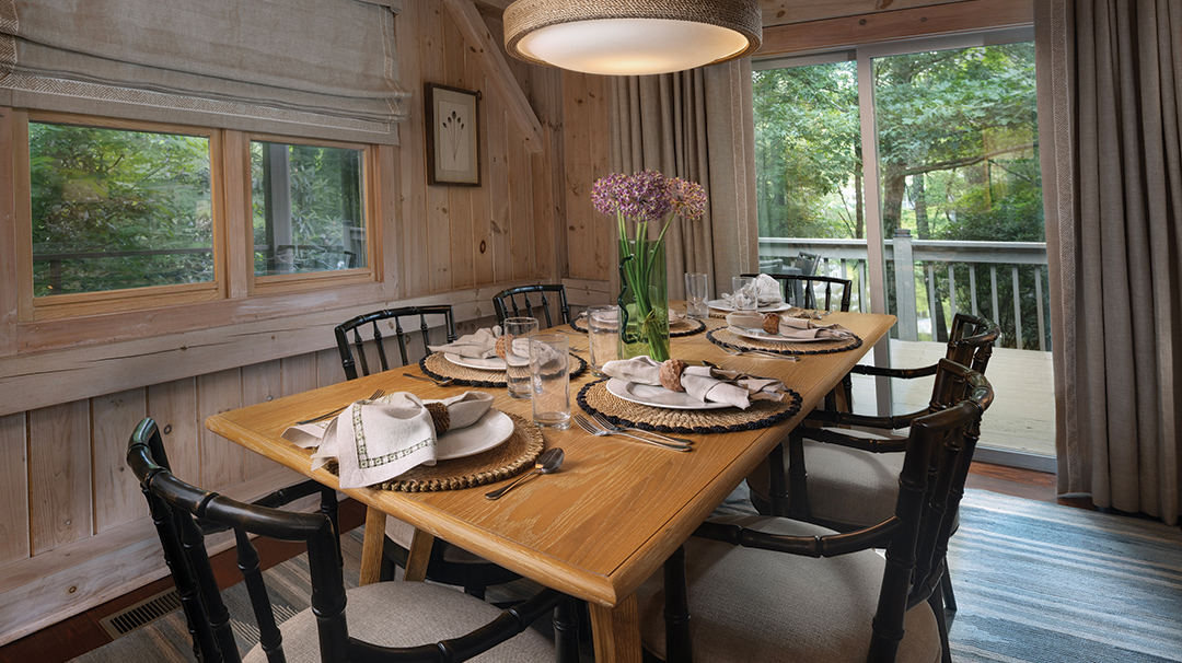 Highlands-nc-old-edwards-Sequoyah-Lake-House-dining
