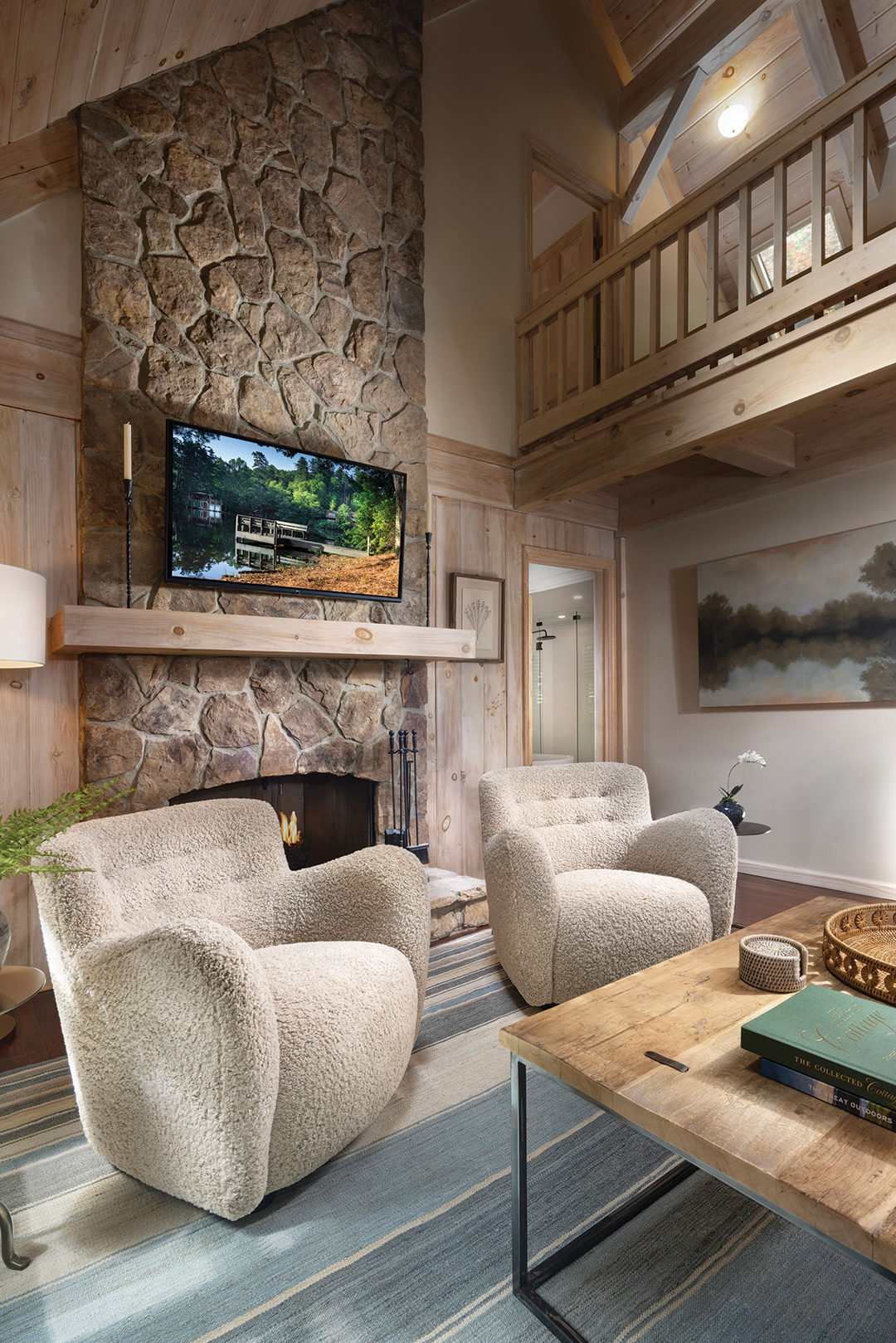 Highlands-nc-old-edwards-Sequoyah-Lake-House-living