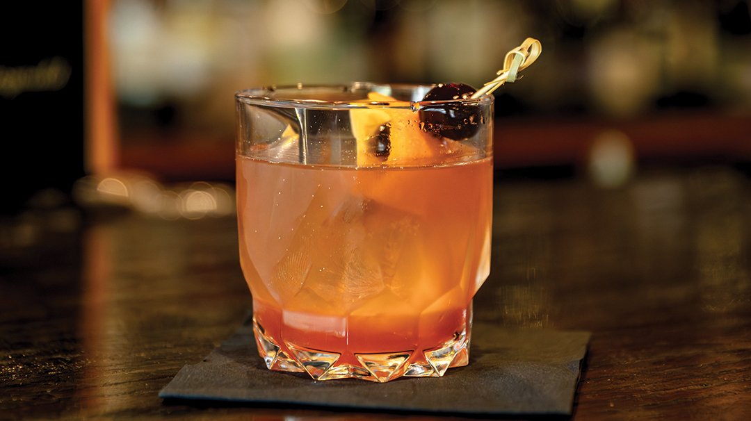 highlands-nc-dining-4118-kitchen-cocktail