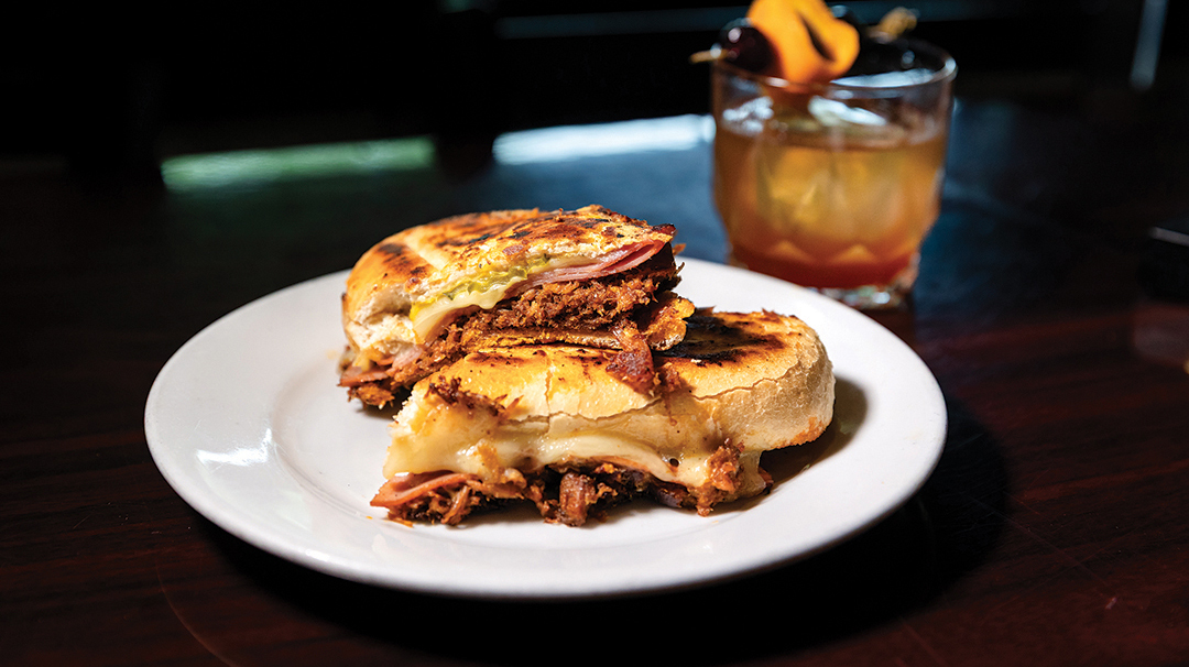 highlands-nc-dining-4118-kitchen-sandwich-cocktail