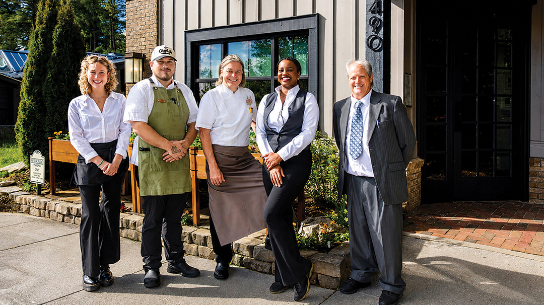 highlands-nc-dining-restaurant-klapdhor-staff-logo