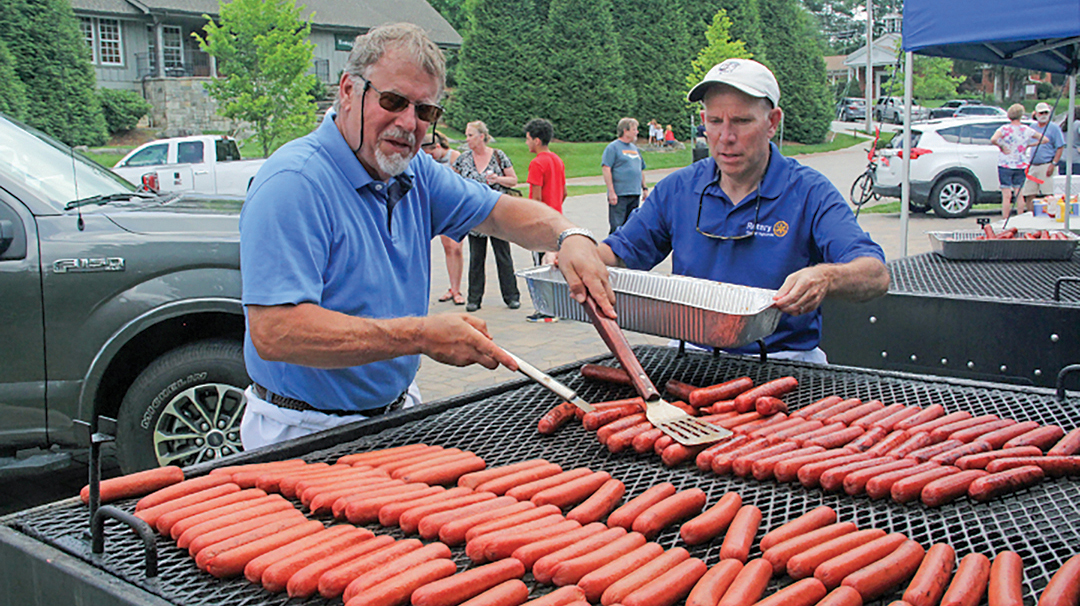 highlands-nc-rotary-hot-dogs
