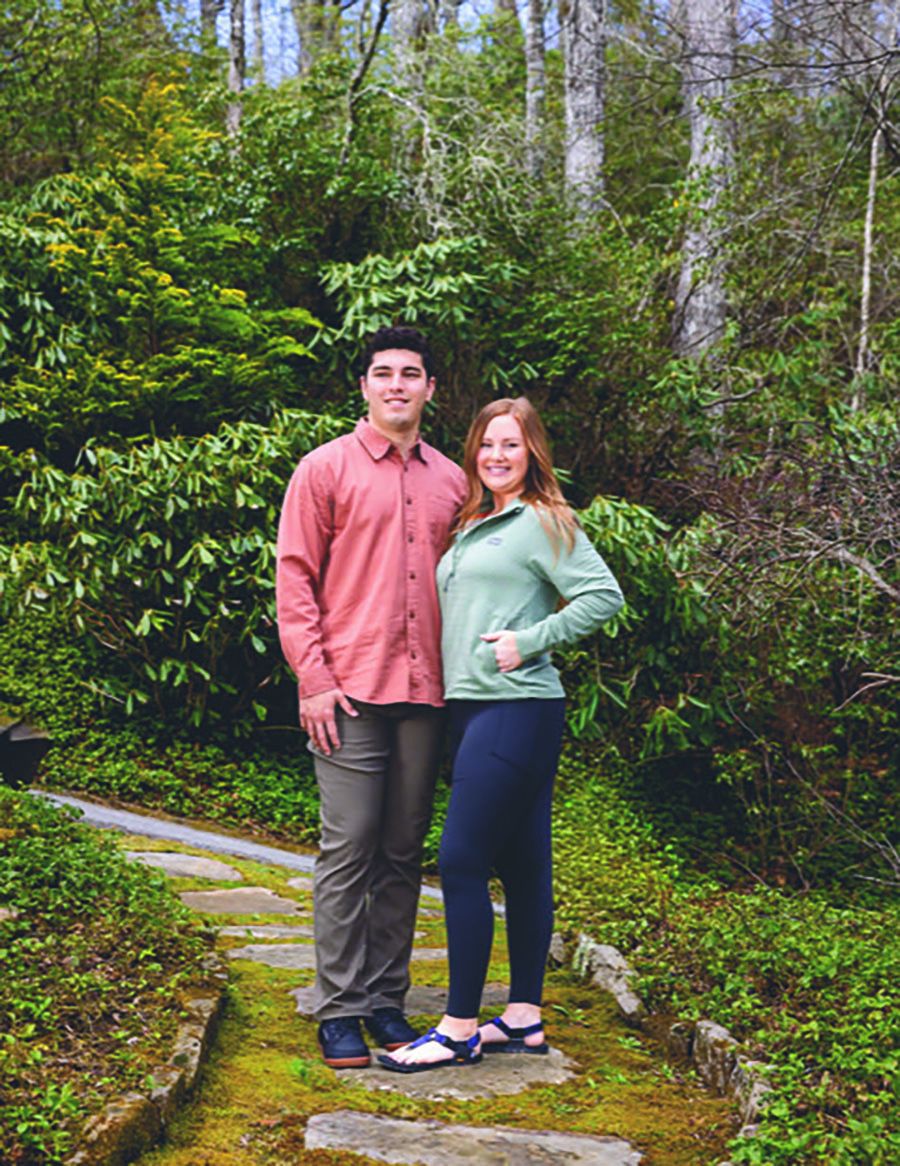 lake-toxaway-shopping-headwaters-outfitters copy