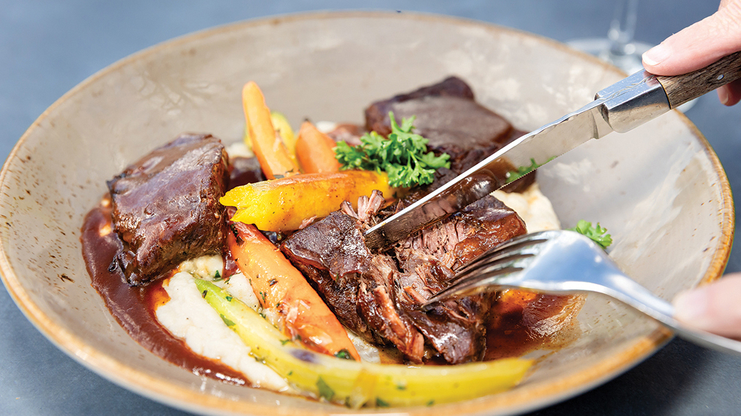 sapphire-nc-dining-canyon-kitchen-roast