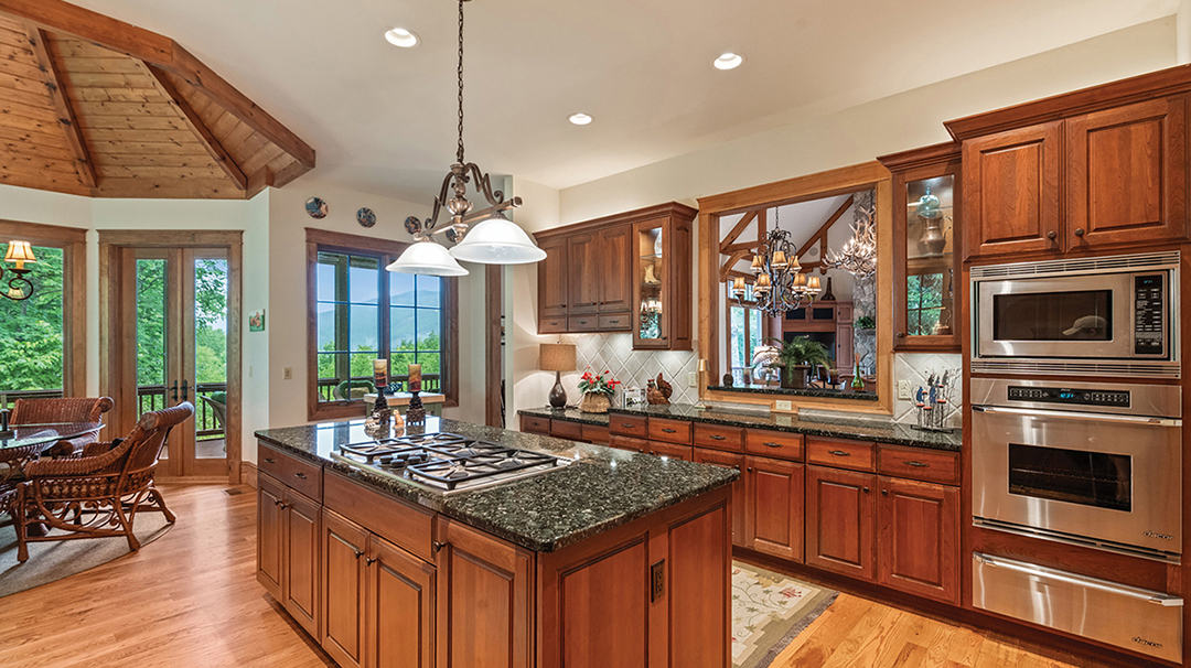 cashiers-nc-home-for-sale-cashiers-valley-real-estate-kitchen