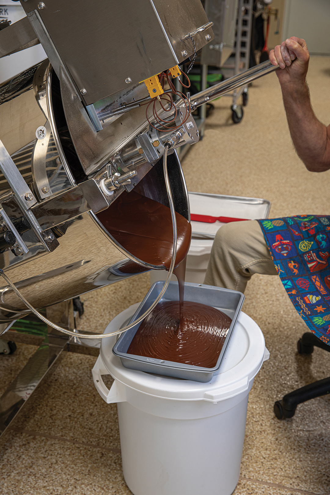 cashiers-nc-indigenous-chocolate-liquid-pour