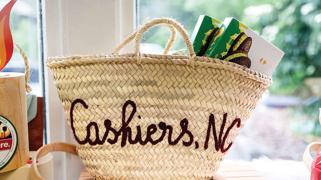 highlands-nc-shopping-deli-bodega-bull-camp-cashiers