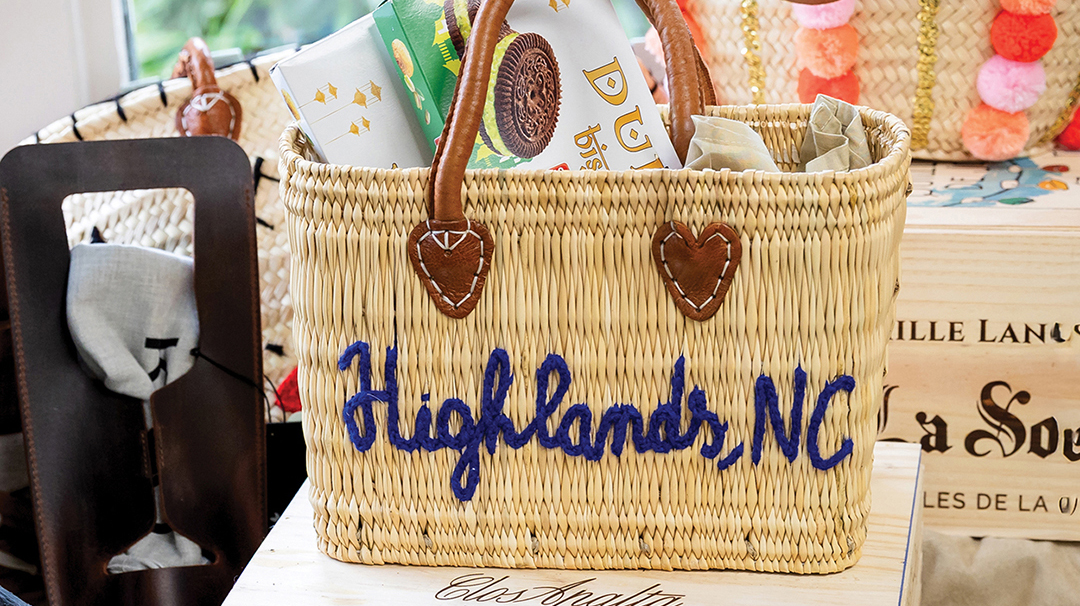 highlands-nc-shopping-deli-bodega-bull-camp-highlands