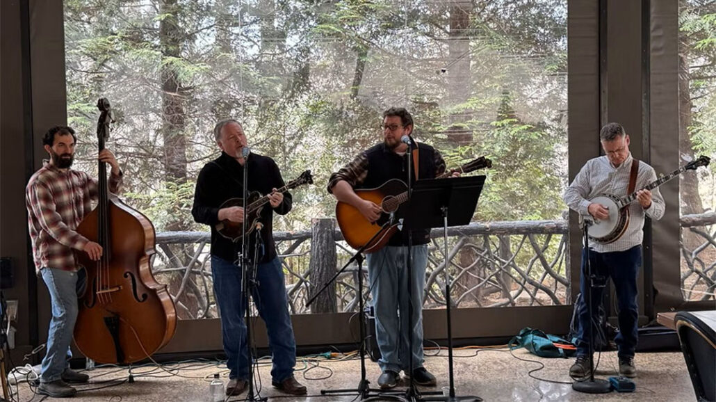 highlands-nc-town-square-live-music-shortoff-mountain-boys