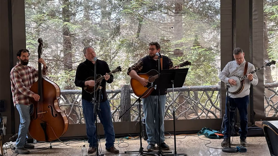 highlands-nc-town-square-live-music-shortoff-mountain-boys