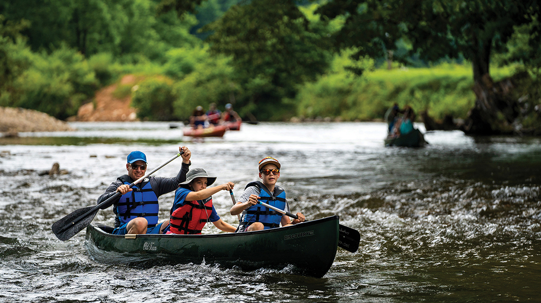 lake-toxaway-headwaters-outfitters-canoe.jpg