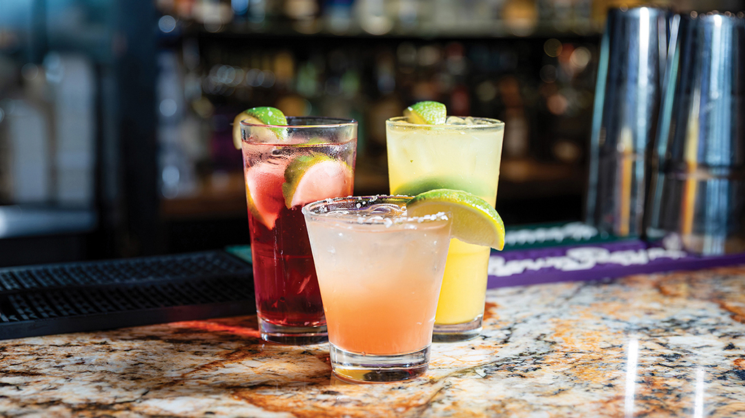 sapphire-nc-micas-restaurant-cocktails