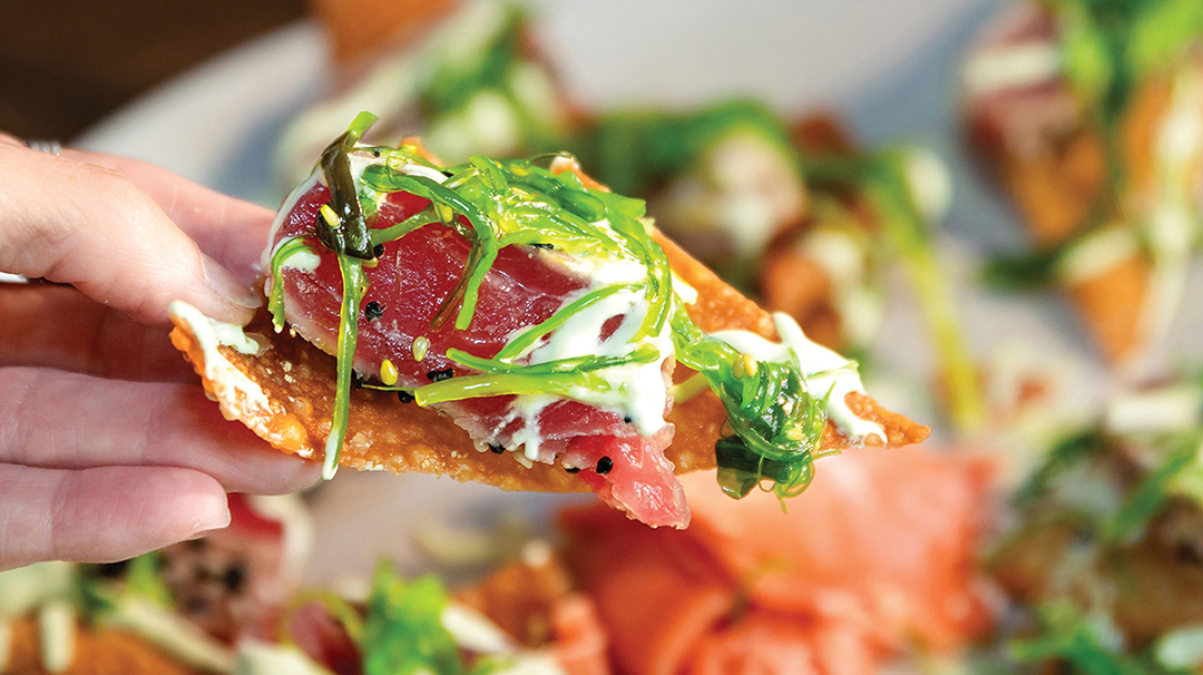 sapphire-nc-micas-restaurant-tuna-cracker