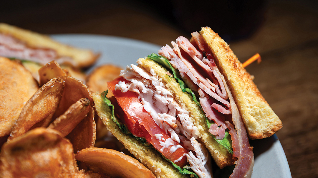 sapphire-nc-micas-restaurant-tuna-sandwich