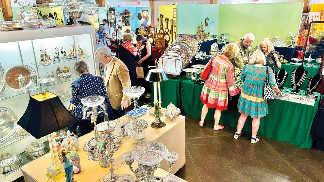 cashiers-valley-nc-antique-show-blue-overview