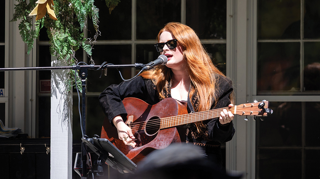 highlands-nc-cle-porchfest-musican-red