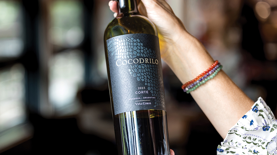 highlands-nc-dining-stubborn-bull-wine