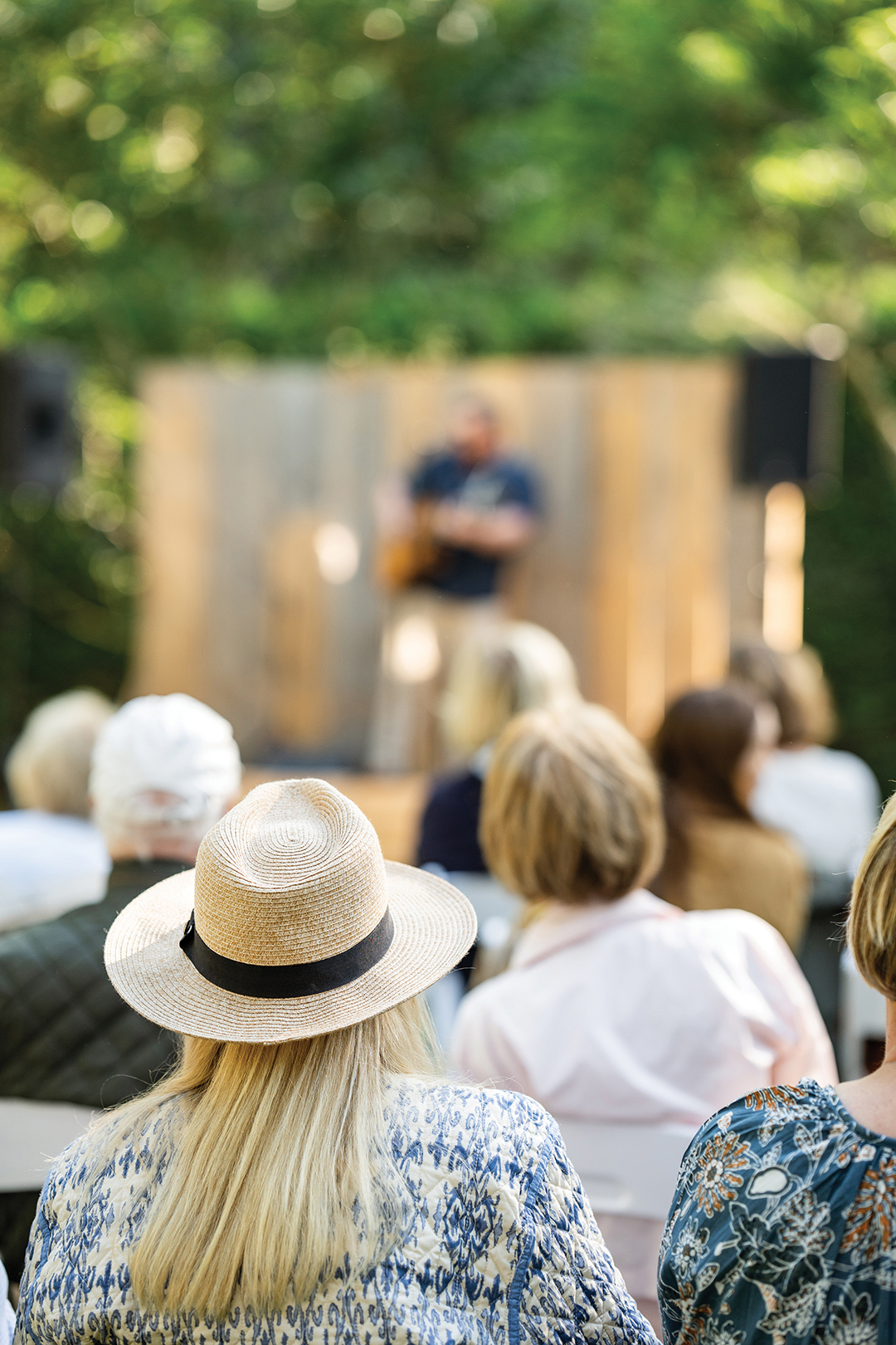 highlands-nc-orchard-sessions-concert-series-crowd